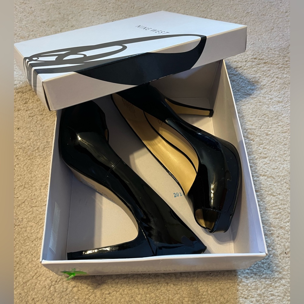 ⭐️NEVER WORN NEW WITH BOX⭐️ Nine West Black Open Toe Heels